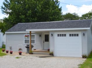 313 Green St, Center Point, IA 52213