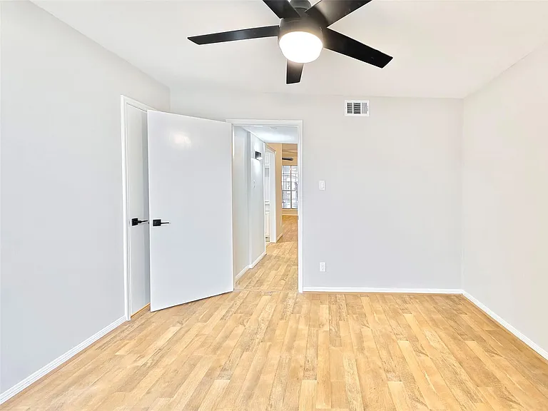 2507 Montrose Blvd #49 — Photo 22