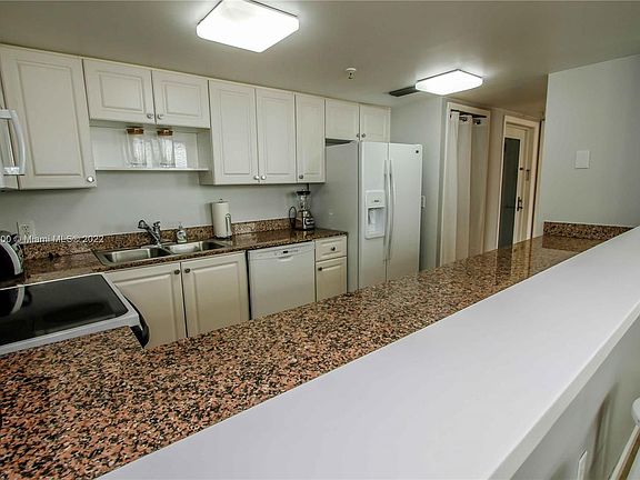 5th image of 7800 Collins Ave APT 301