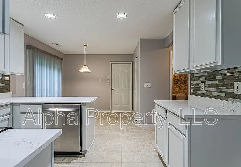 736 Bent Hollow Ct — Photo 8