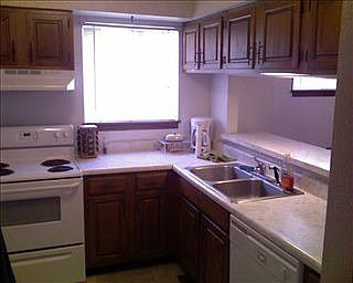 2nd image of 724 W 15th St