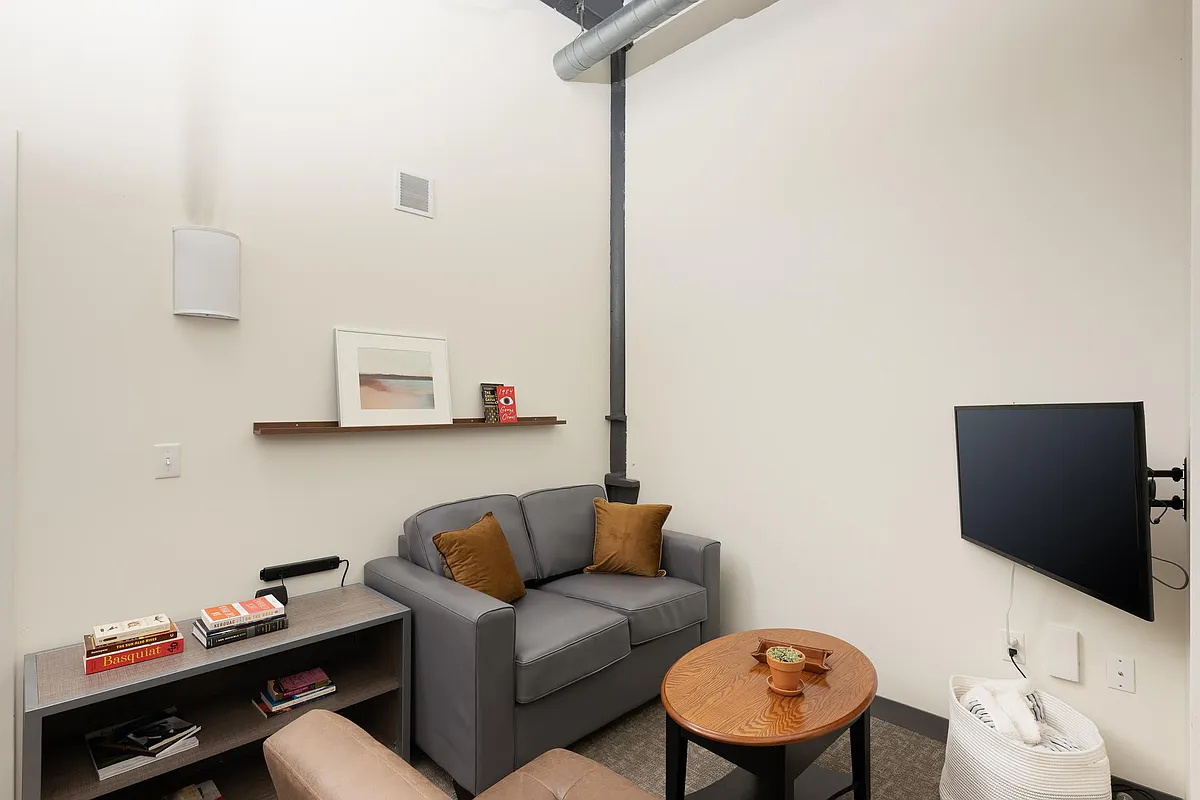 Building Photo - 1125 N 9th St #101