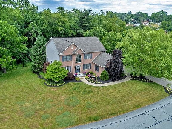 3rd image of 6880 Stephanie Ct