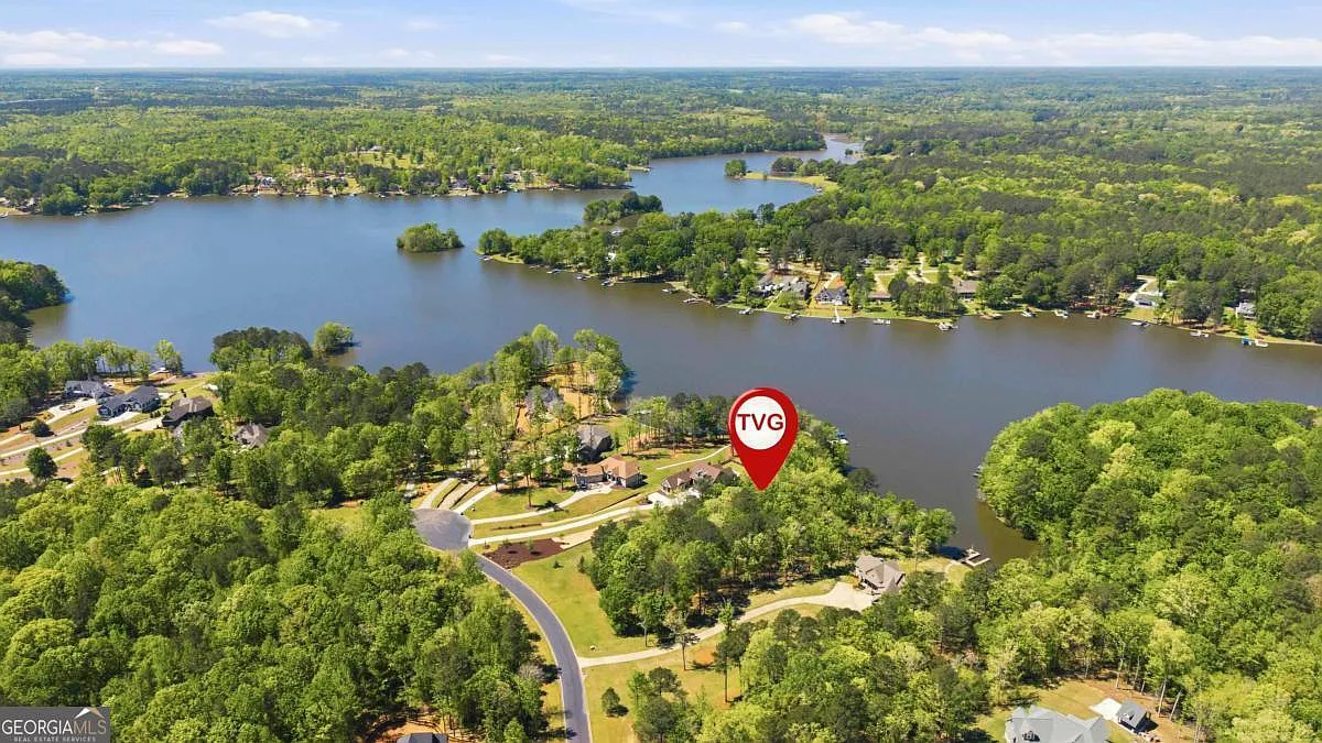 1310 Sailview Dr photo 1