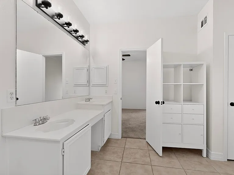 817 Edmonton Dr — Photo 35
