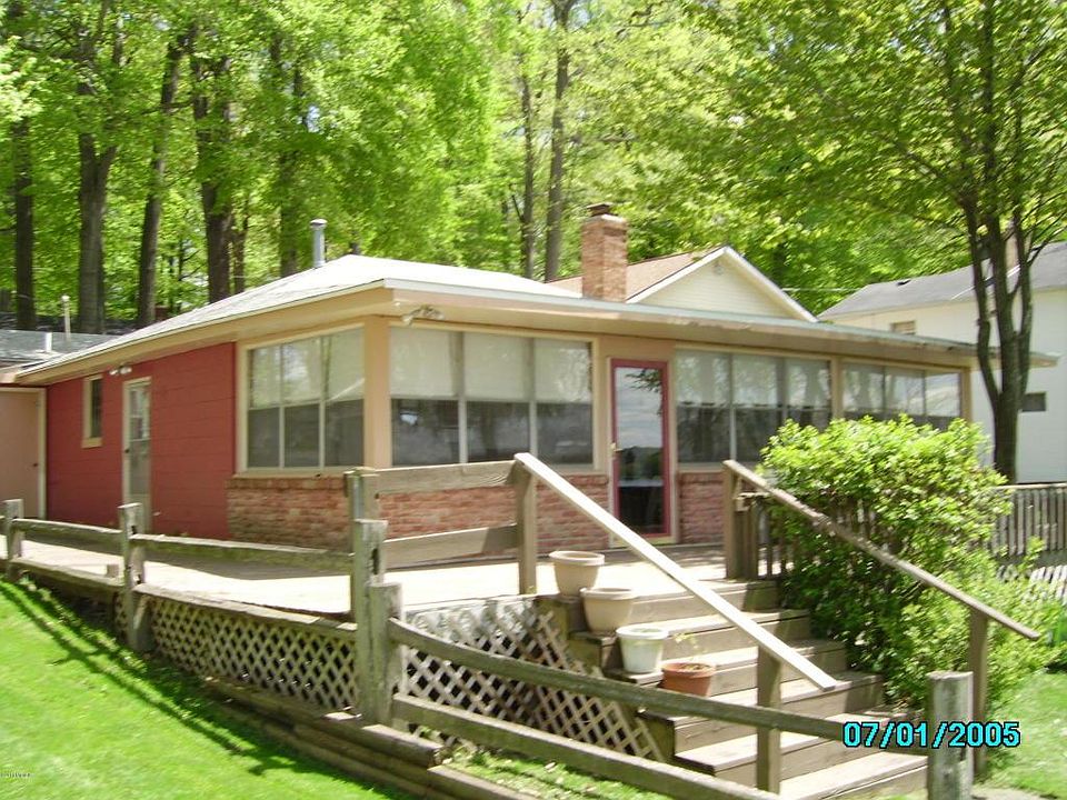 1st image of 15319 Silver Beach Dr NE