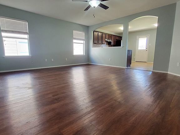 4th image of 173 Onyx Lake Dr