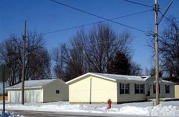 2nd image of 200 Lakeview Dr