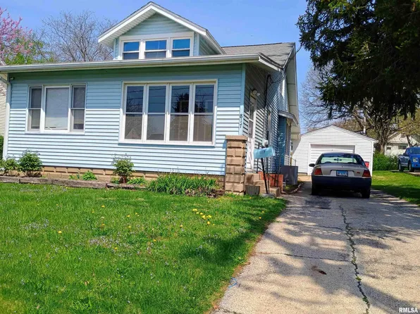 817 E Lake Ave, Peoria Heights, IL 61616
