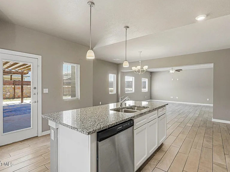 14724 Tierra Fortaleza Ave — Photo 11