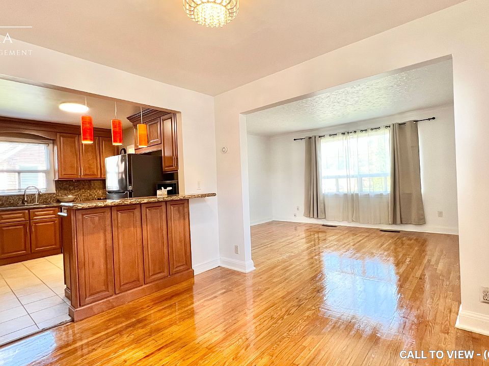 1st image of 5 Dixon Rd #1