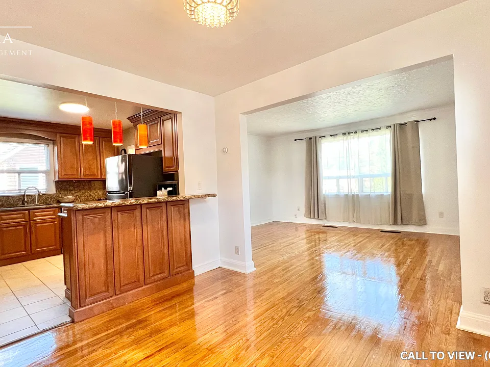 5 Dixon Rd #1