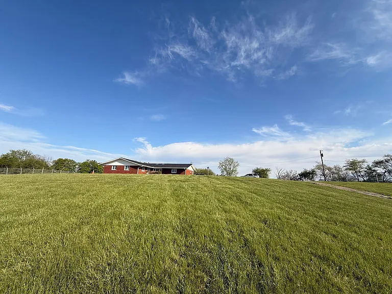 2245 US Highway 42 E — Photo 12