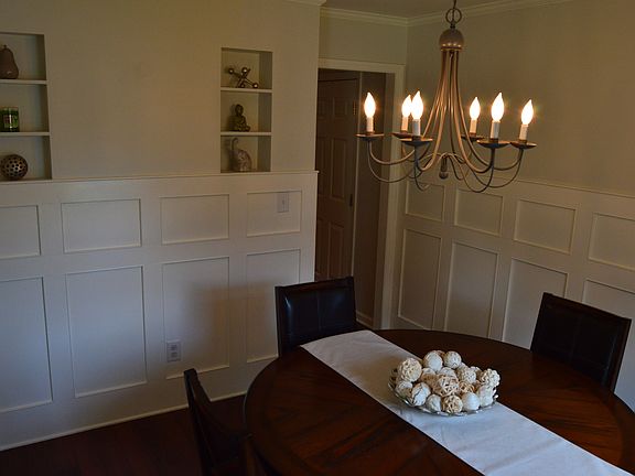 Dining (right of entry)