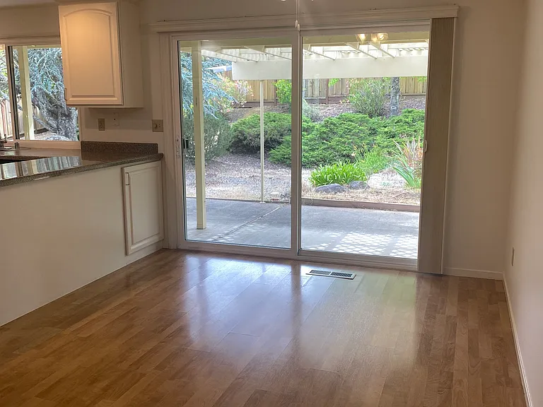 7358 Oakmont Dr — Photo 8