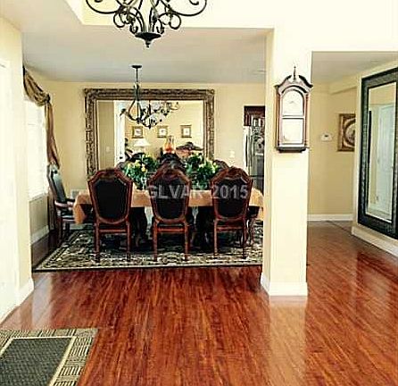 3rd image of 904 Whitehollow Ave