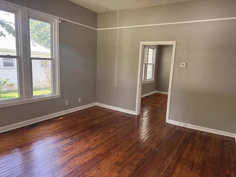 1115 S Main Ave — Photo 18