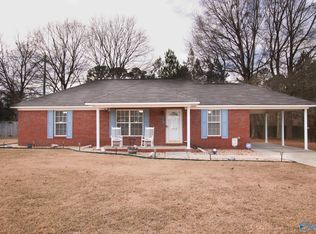 1707 Peach Orchard Rd NW, Hartselle, AL 35640