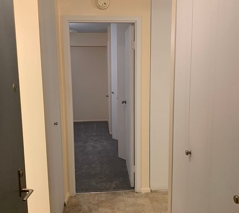 1st image of 924 S Lake Ct APT 104