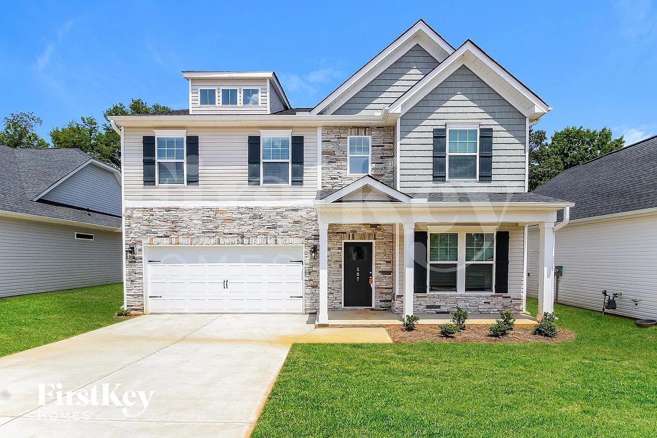 4 bed, 2.0 bath, 2448 sqft, $2,610 — Photo 1