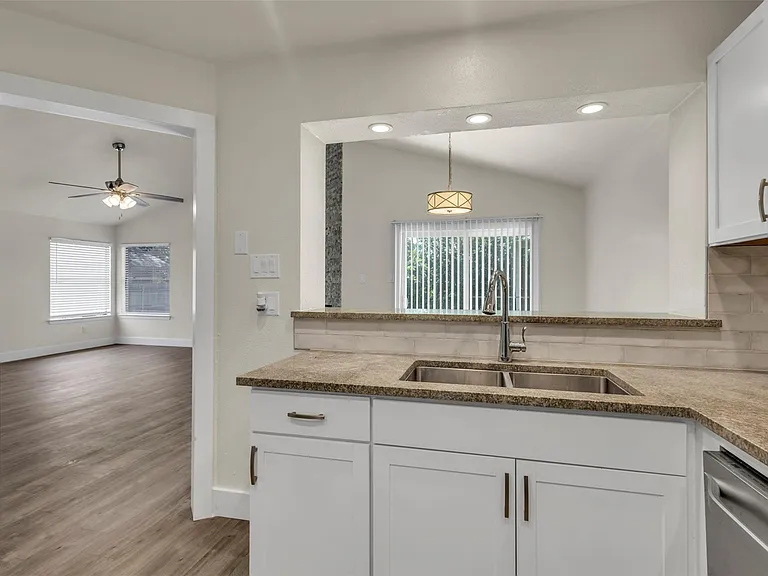 12312 Yarmont Way — Photo 9
