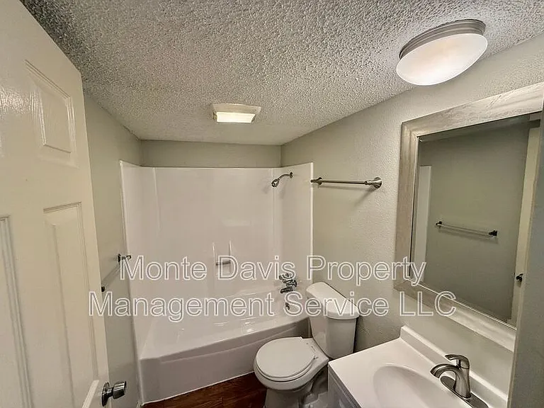 8909 Parkfield Dr #102 — Photo 10