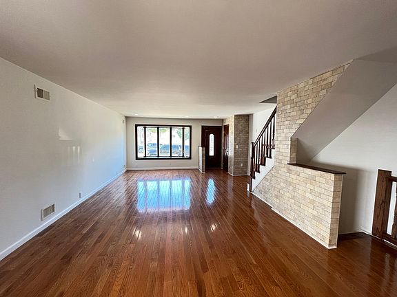 2nd image of 478 Winchester Ave