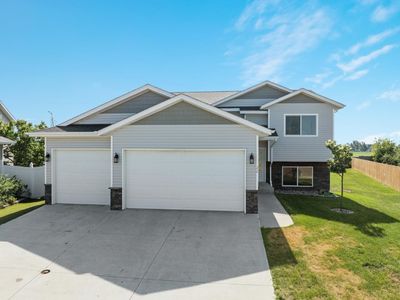 22 Cambridge Cv, Surrey, ND, 58785