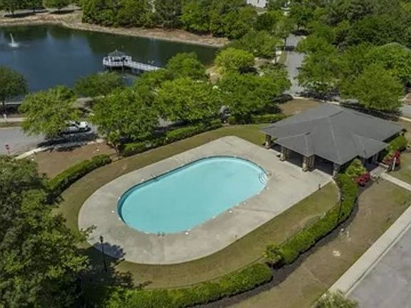2nd image of 136 Star Hill Ln