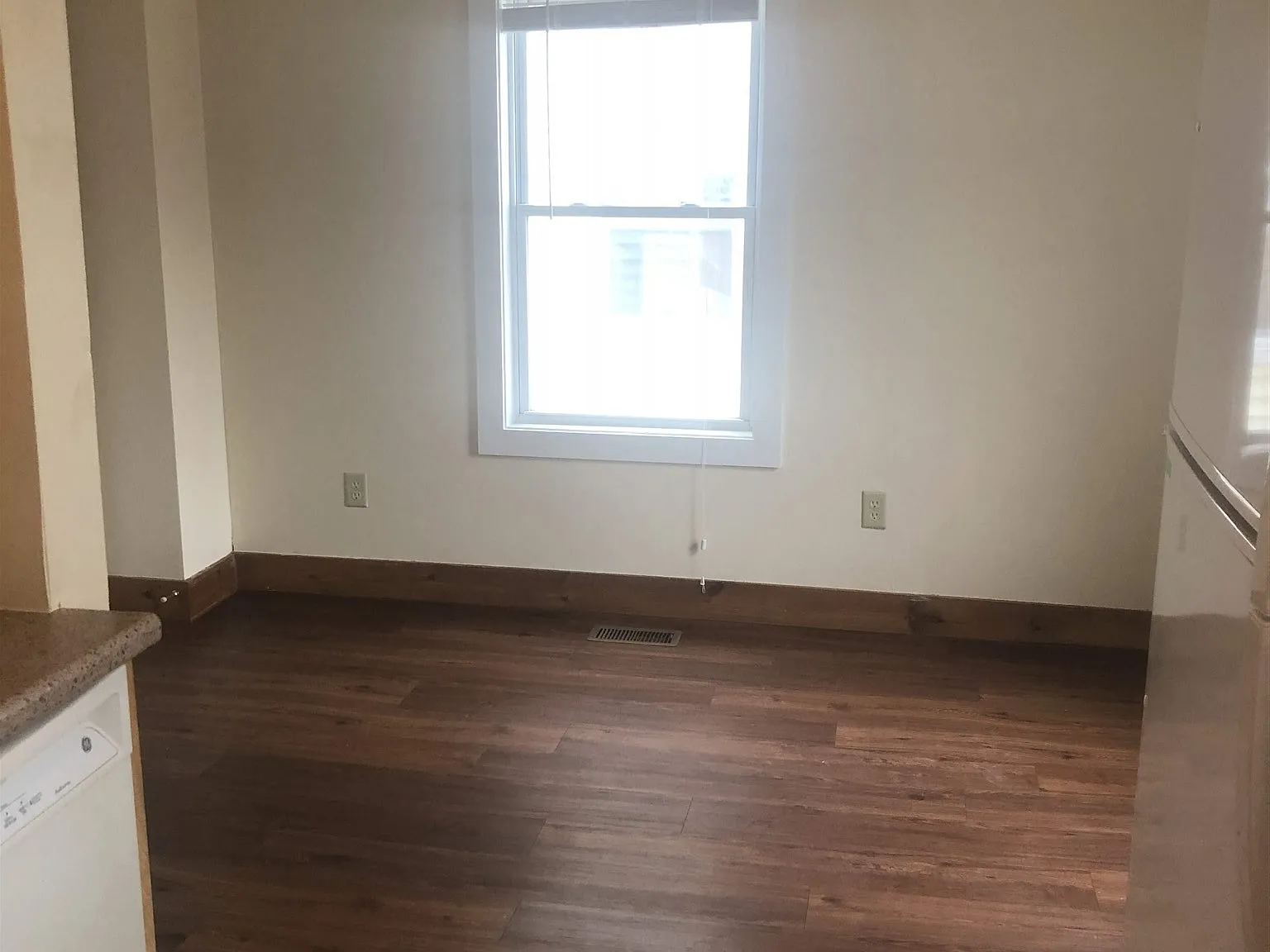 3 bed, 2.5 bath, 1100 sqft, $2,750 — Photo 3