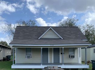 208 17th St, Port Arthur, TX 77640