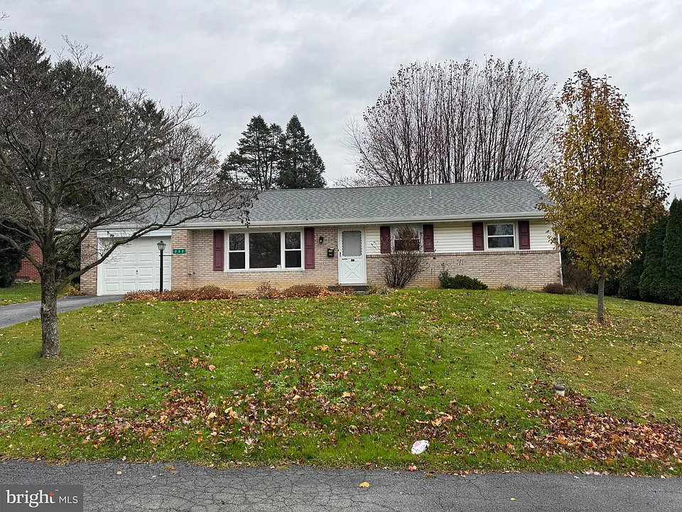 232 Circle Dr