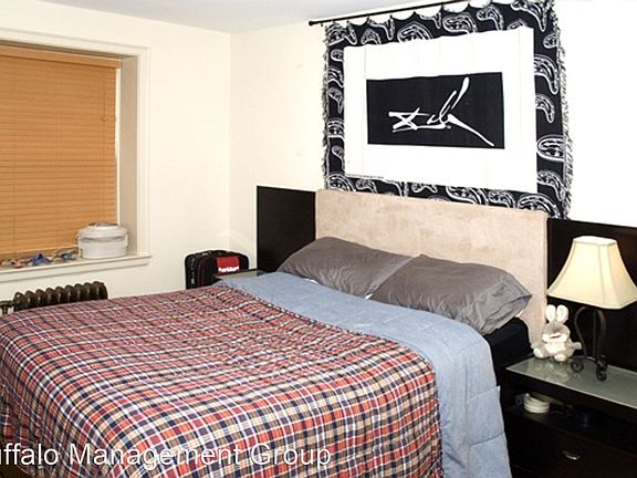 4th image of 175 Linwood Ave #1C