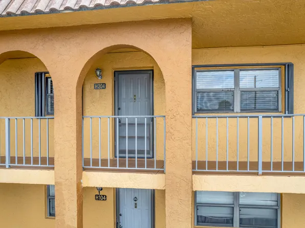 2041 W Woolbright Road #H204, Boynton Beach, FL 33426