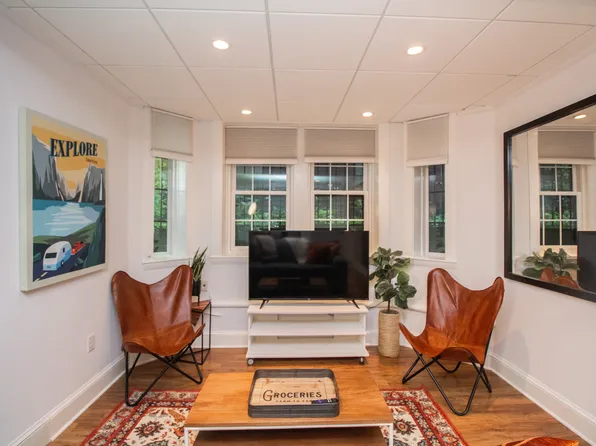 1253 Beacon St, Brookline, MA