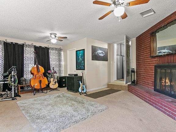 4th image of 319 W Avenue J10