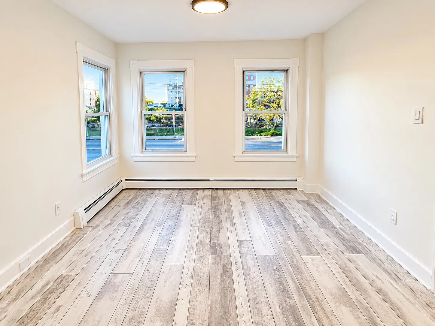 3 bed, 1.5 bath, $3,800 — Photo 4