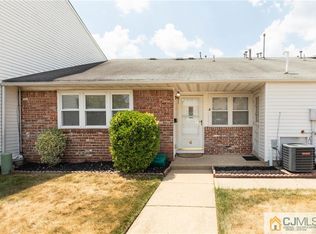 4 Galewood Dr, Matawan, NJ 07747
