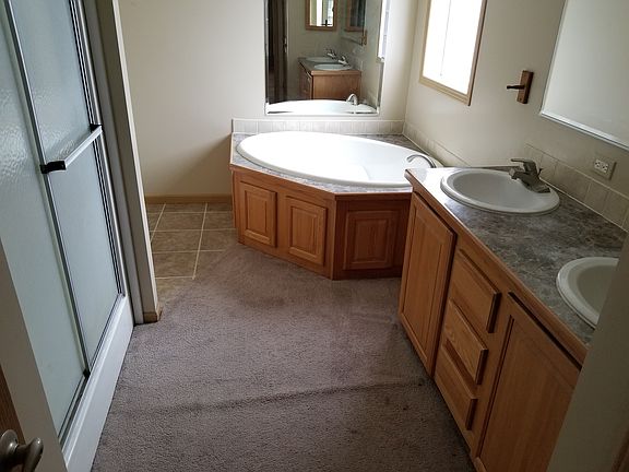 2nd image of 16039 Windsor Ln