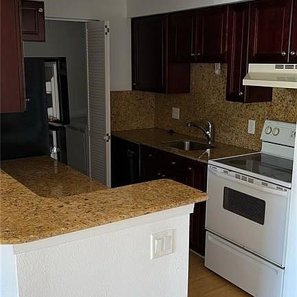 3rd image of 2855 Winkler Ave APT 109