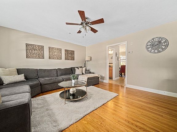 3rd image of 200 Justin Dr Unit 5