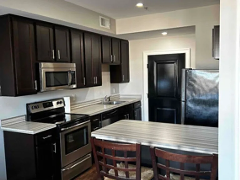 970 Ridge Ave — Photo 2