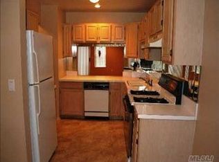 15 Springfield Cir, Central Islip, NY 11722