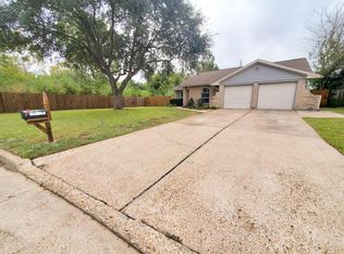 7027 Log Hollow Dr, Houston, TX 77040
