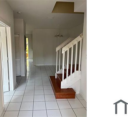 3rd image of 2624 SE 14th Ave #306