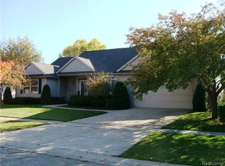 663 W Caledonia St, Howell, MI 48843