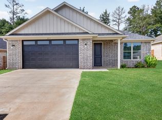 257 Oak Valley Dr, Gilmer, TX 75645