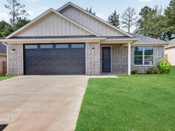 257 Oak Valley Dr, Gilmer, TX 75645