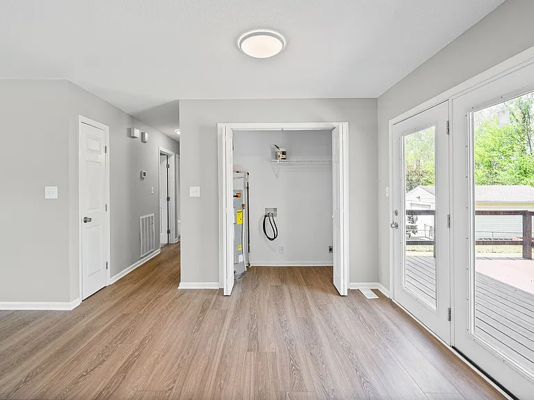 931 Poppy Dr — Photo 10