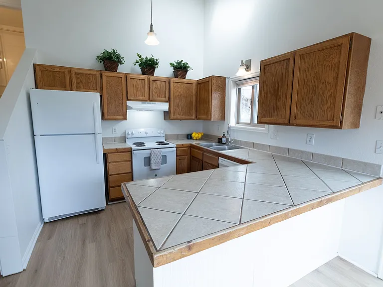520 Wamsley Way — Photo 4